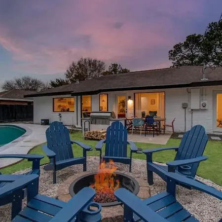 Spring Branch Paradise 4-Bd Backyard Pool Oasis